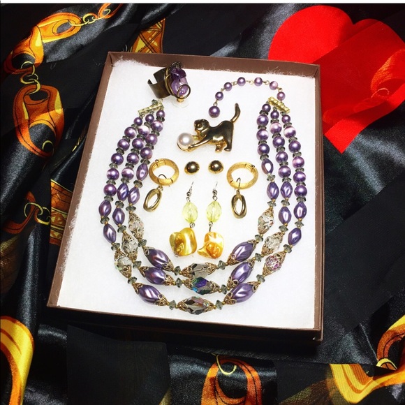 Vintage Jewelry Coming Soon! - Picture 2 of 3